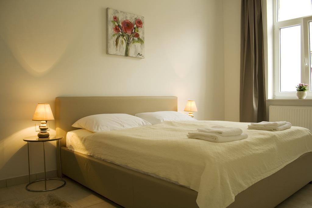 Apartments & Rooms Flowers Zagreb Exterior foto